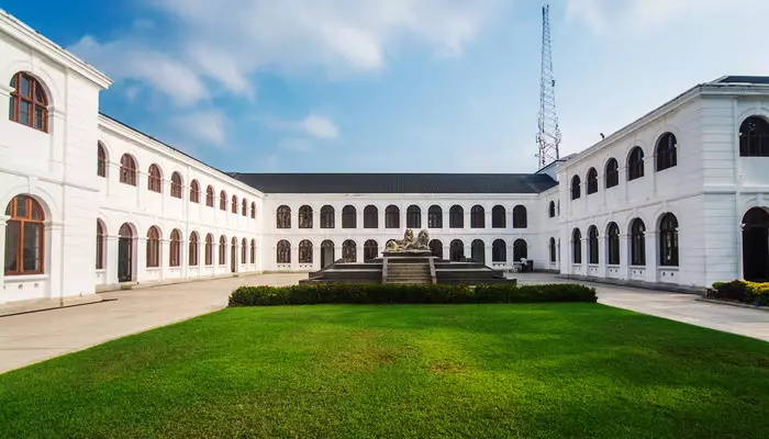 تالار شهر قدیمی