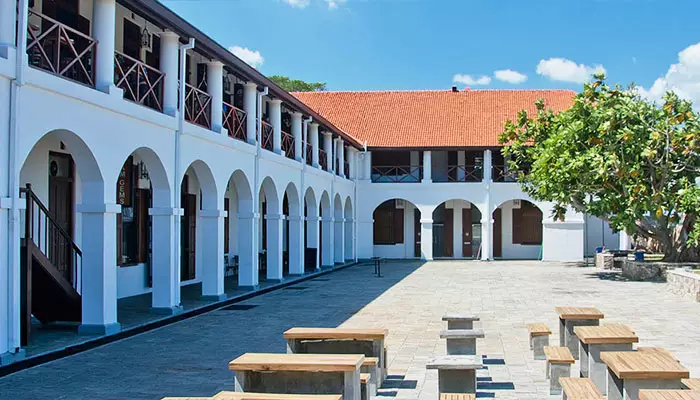 بیمارستان قدیمی هلندی ها