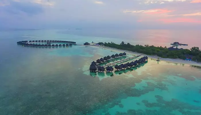 هتل اویولی بیچ اند اسپا مالدیو