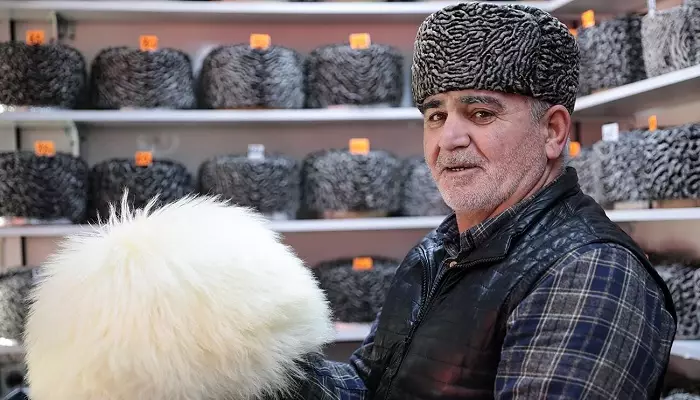 تصویری از کلاه پاپاخی