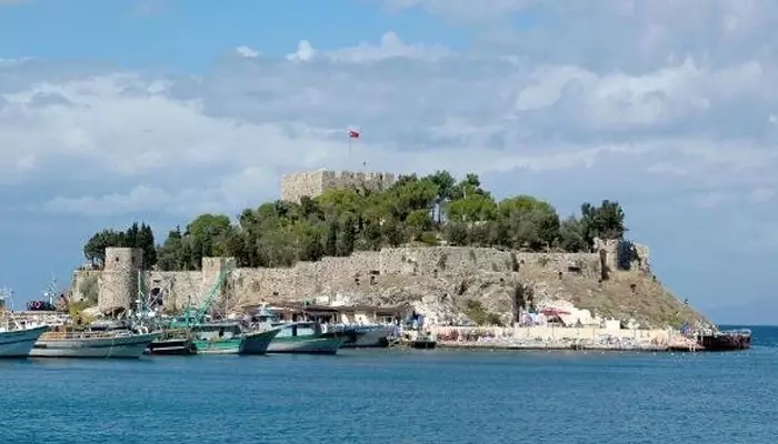 تصویری از جزیره کبوتر کوش آداسی