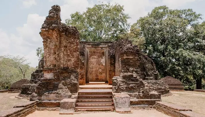 شهر مقدس پولونارووا