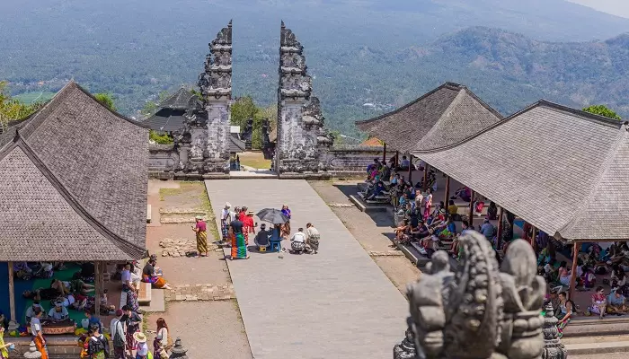 معبد پناتاران آگونگ لمپویانگ