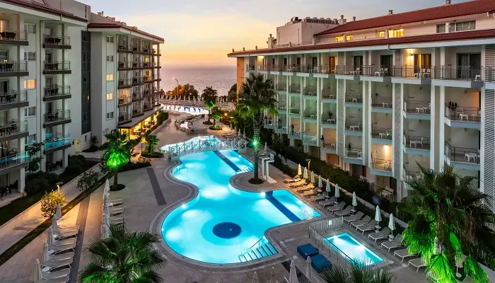 هتل رامادا پلازا کوش آداسی