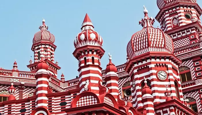 تصویری از مسجد سرخ