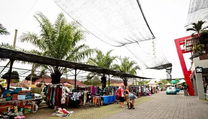 مرکز خرید میدان سمینیاک بالی