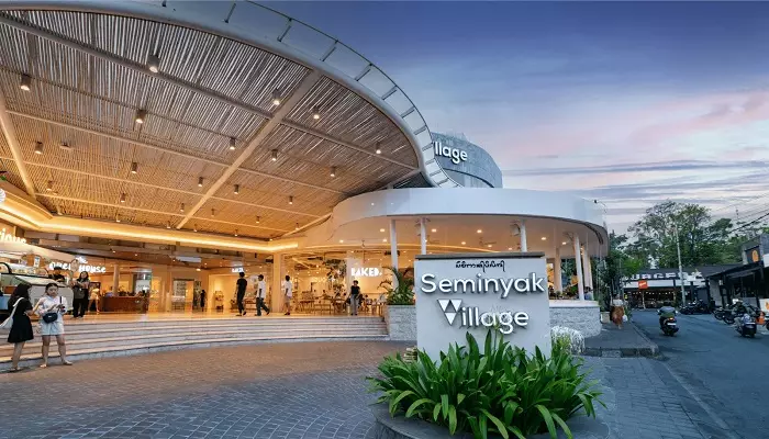 مرکز خرید دهکده سمینیاک بالی