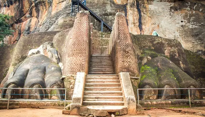 تصویری از پله های قلعه سیگیریا