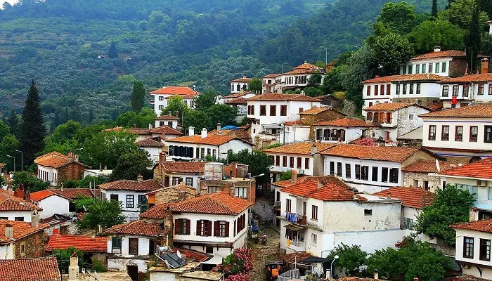 نمایی از روستای سیرینسه