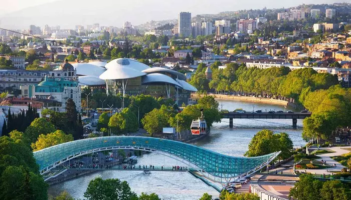 عکسی از تفلیس در فصل تابستان