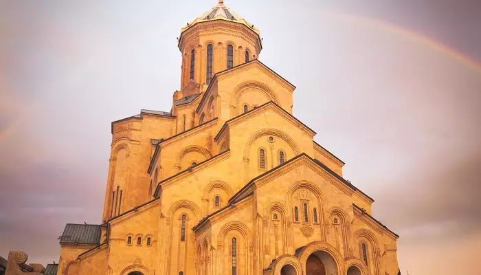 تصویری از کلیسای جامع تثلیث تفلیس