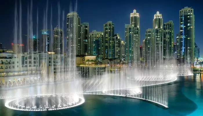 تصویری از آبنمای دبی