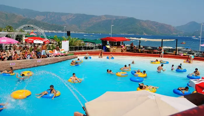 پارک آبی آکوا دریم