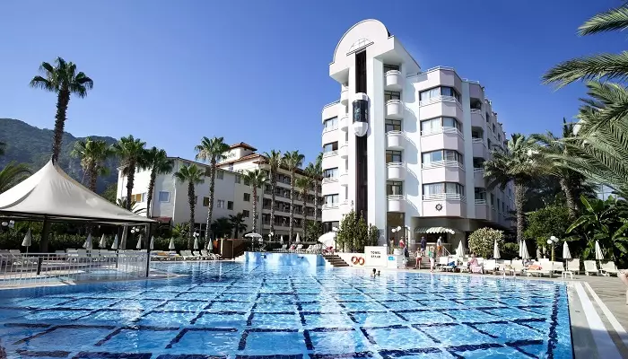 نمایی از هتل آکوا مارماریس