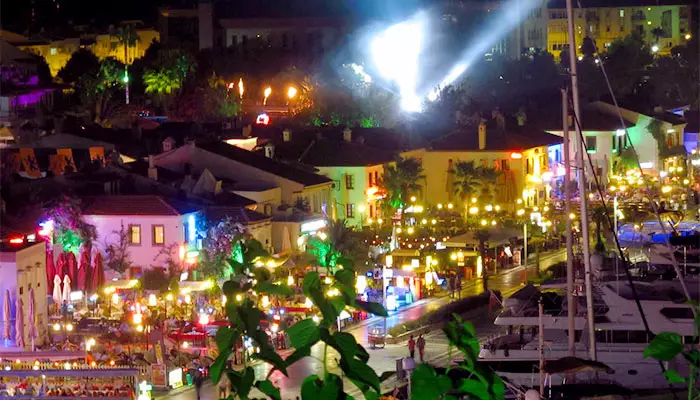 بار استریت مارماریس