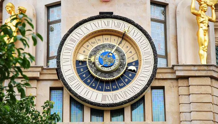 ساعت نجومی باتومی