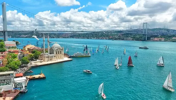 تصویری از تنگه بسفر استانبول