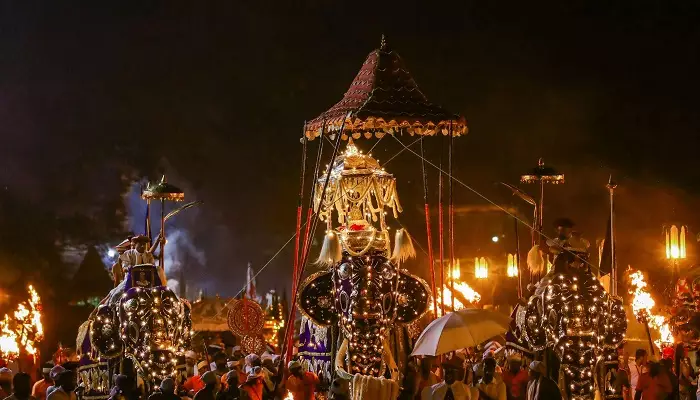 فستیوال راز دندان مقدس بودا