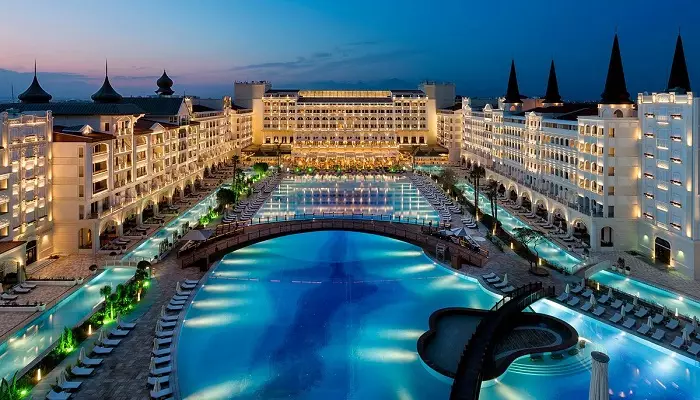 تصویری از یک هتل ۵ ستاره در آنتالیا