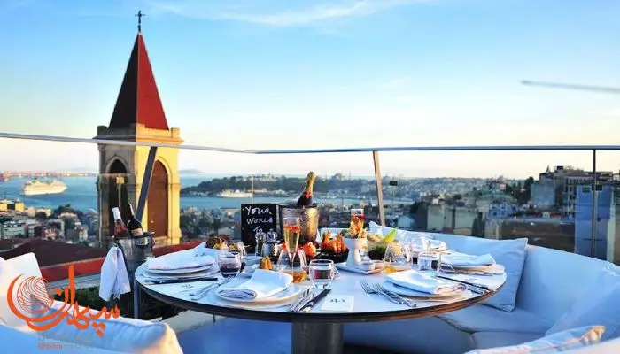 رستوران 360 استانبول با چشم اندازی از شهر استانبول
