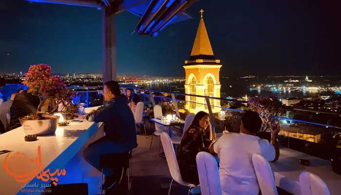 رستوران 360 استانبول در شب