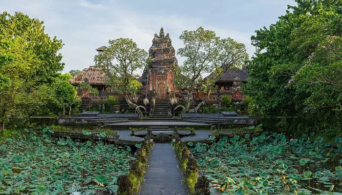 معبد پورا تامان ساراسواتی