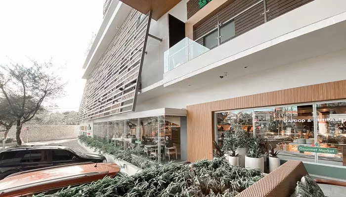 مرکز خرید سایدواک جیمباران بالی