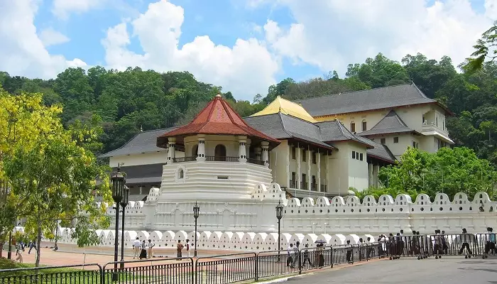 معبد دندان مقدس سریلانکا