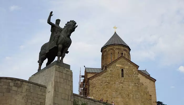 نمایی از بنای شاه واختانگ گرگاسالی