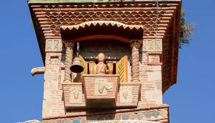 تصویری از قسمت بالایی برج ساعت تفلیس