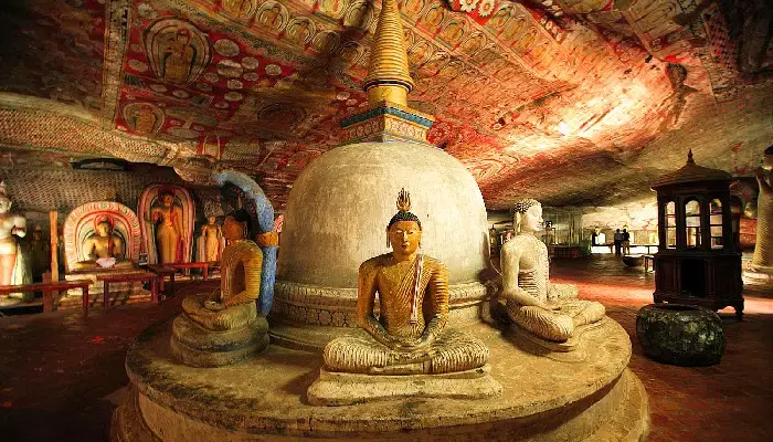 نمایی از معبد غار دامبولا