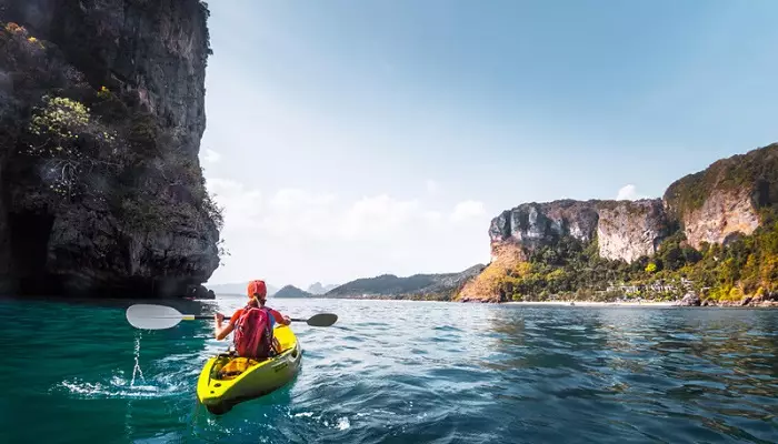 کایاک سواری در جزیره وادهو مالدیو